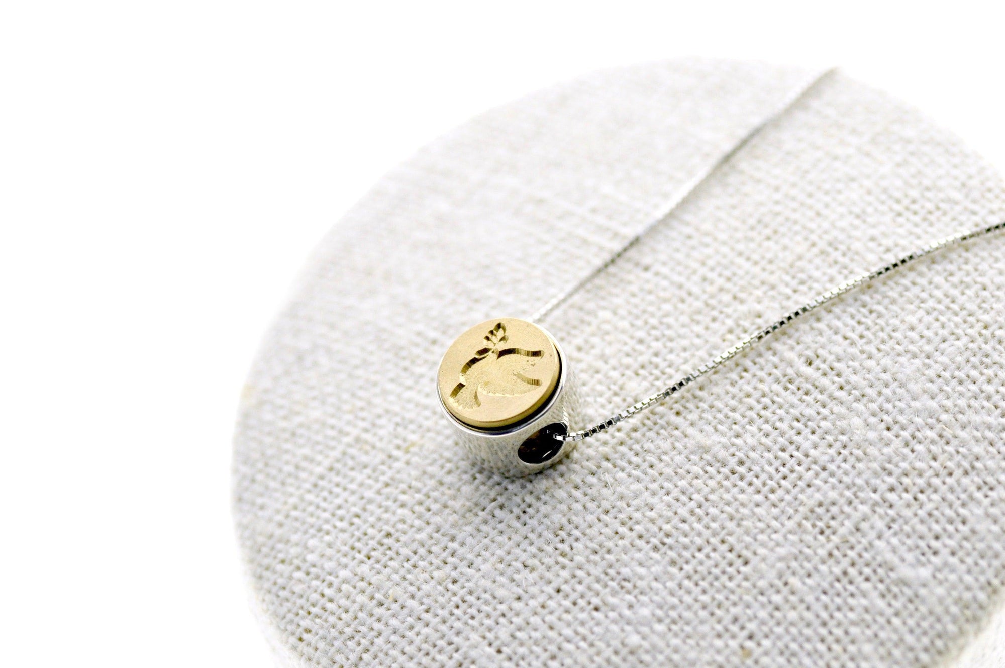 Dove 2-Side Floating Signet Necklace - Backtozero B20 - 10mm, 10mm necklace, 2sidenecklace, bead, brass, charm, floating, minimal, minimalnecklace, necklace, peace, signet, signet necklace, silver