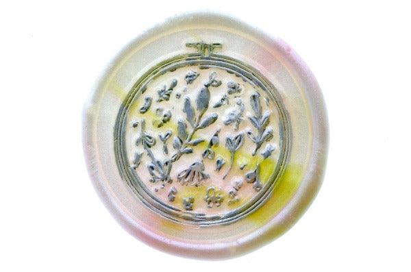 Embroidery Hoop Daisies Wax Seal Stamp Designed by Petra - Backtozero B20 - botanical, collaboration, daisies, daisy, Embroidery, Embroidery Hoop, Flower, marble, marble wax, mixed wax, Nature, Signature, signaturehandle