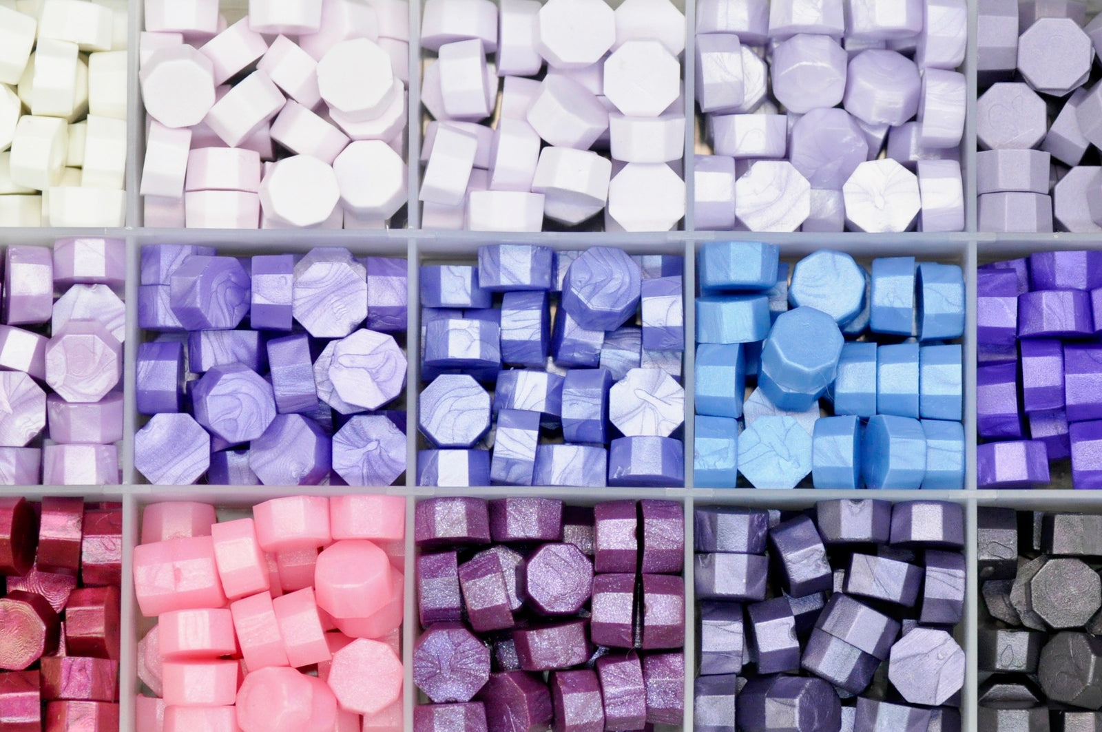 Sealing Wax Beads 15 Grids Palette | Shades of Purple - Backtozero B20 - 15 grid, 15grid, Lavender, light purple, metallic lavender, metallic purple, newarrivals, octagon bead, palette, Purple, sealing wax, Wax Beads