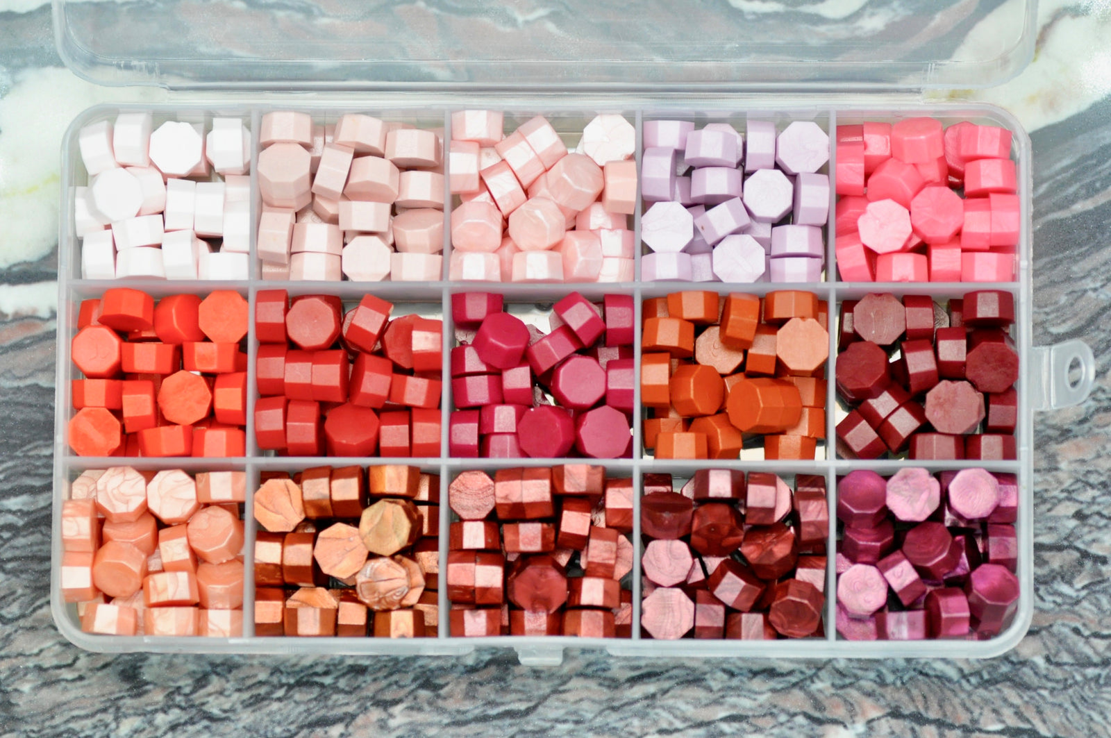 Sealing Wax Beads 15 Grids Palette | Shades of Red - Backtozero B20 - 15 grid, 15grid, dark red, Metallic, Metallic Red, newarrivals, octagon bead, palette, Palm Red, pink, red, sealing wax, Wax Beads