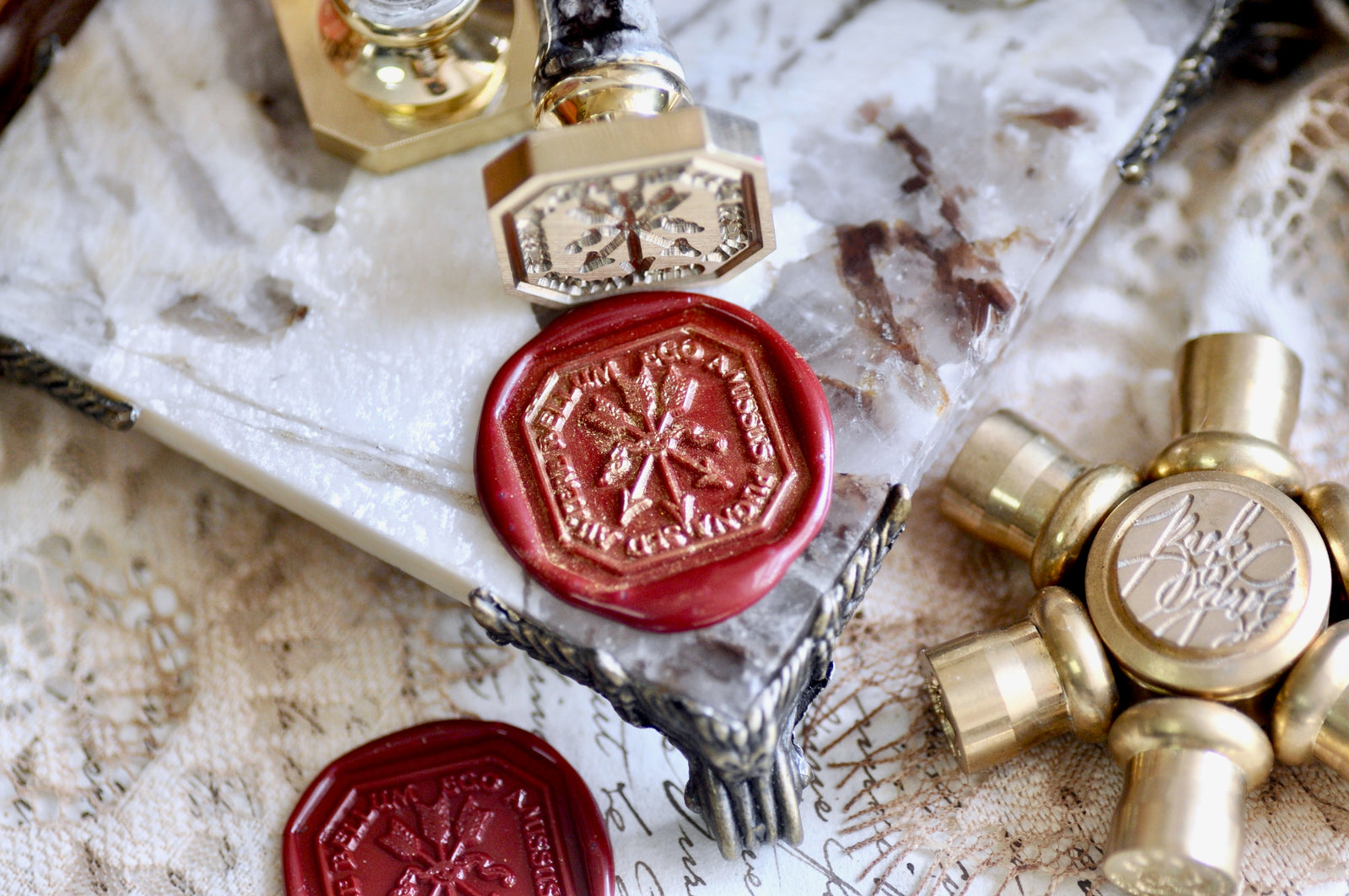 Three Crossed Arrows Latin Motto Wax Seal Stamp | Persevere | O