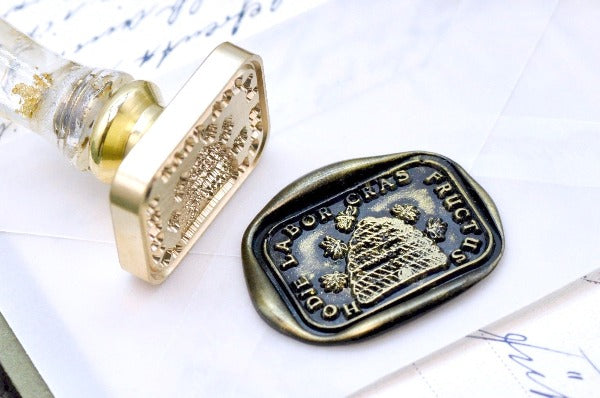 Bee Hive Latin Motto Wax Seal Stamp - Backtozero B20 - antique, Bee, hive, latin, latin motto, Message, Retro, rounded rectangle, Signature, signaturehandle, work hard