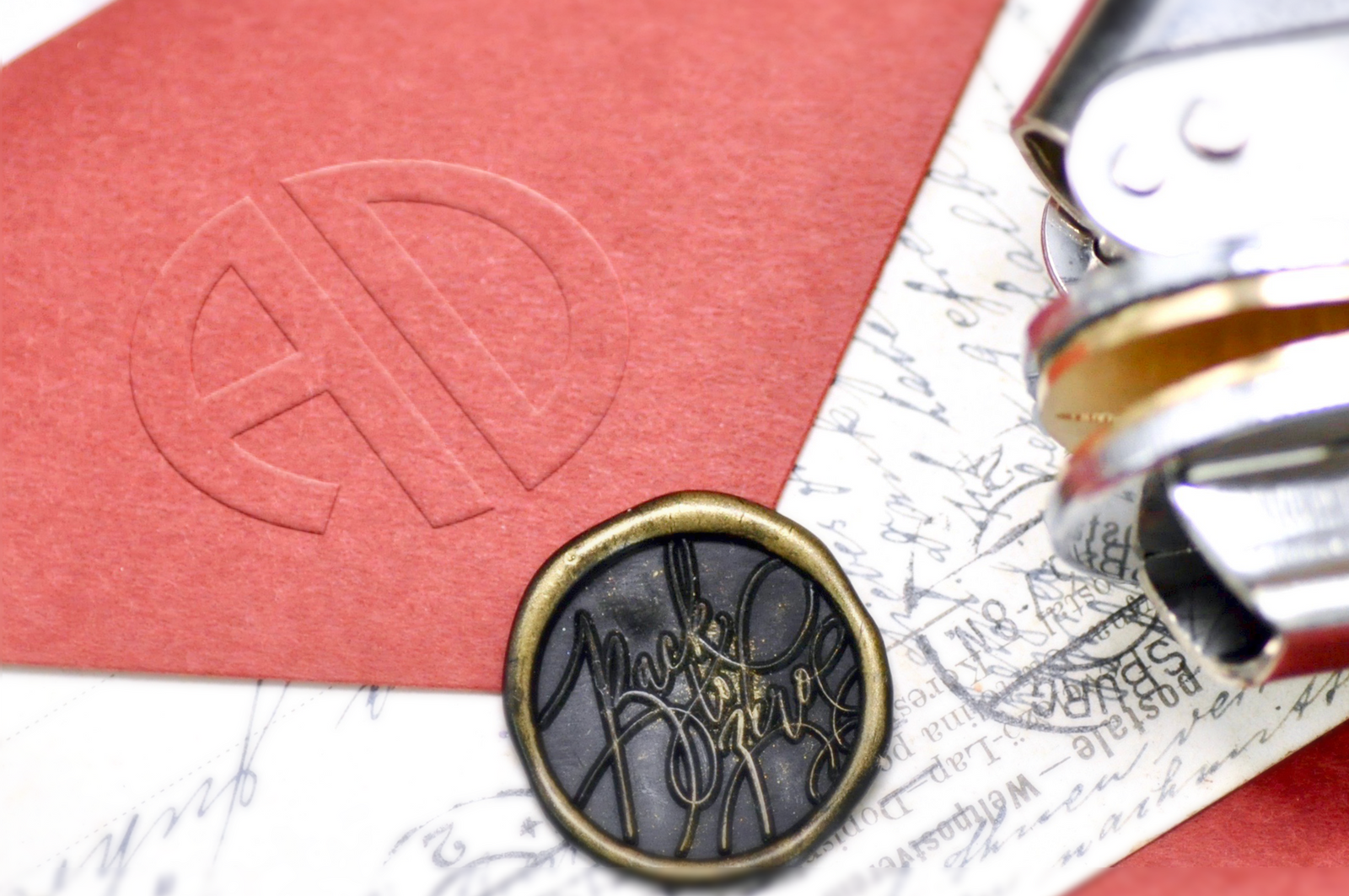 Double Initials Circle Monogram Embosser - Backtozero B20 - 2 initials, Double Initials, Embosser, embosser2initials, Monogram, monogram embosser, Wedding, wreath