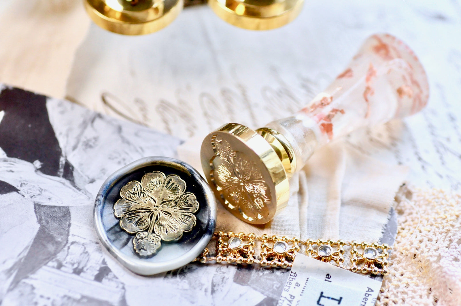 Retro Three-Leaf-Clover Wax Seal Stamp - Backtozero B20 - Clover, good luck, handleupgrade, luck, Lucky, newarrivals, Retro, Shamrock, Signature, signaturehandle