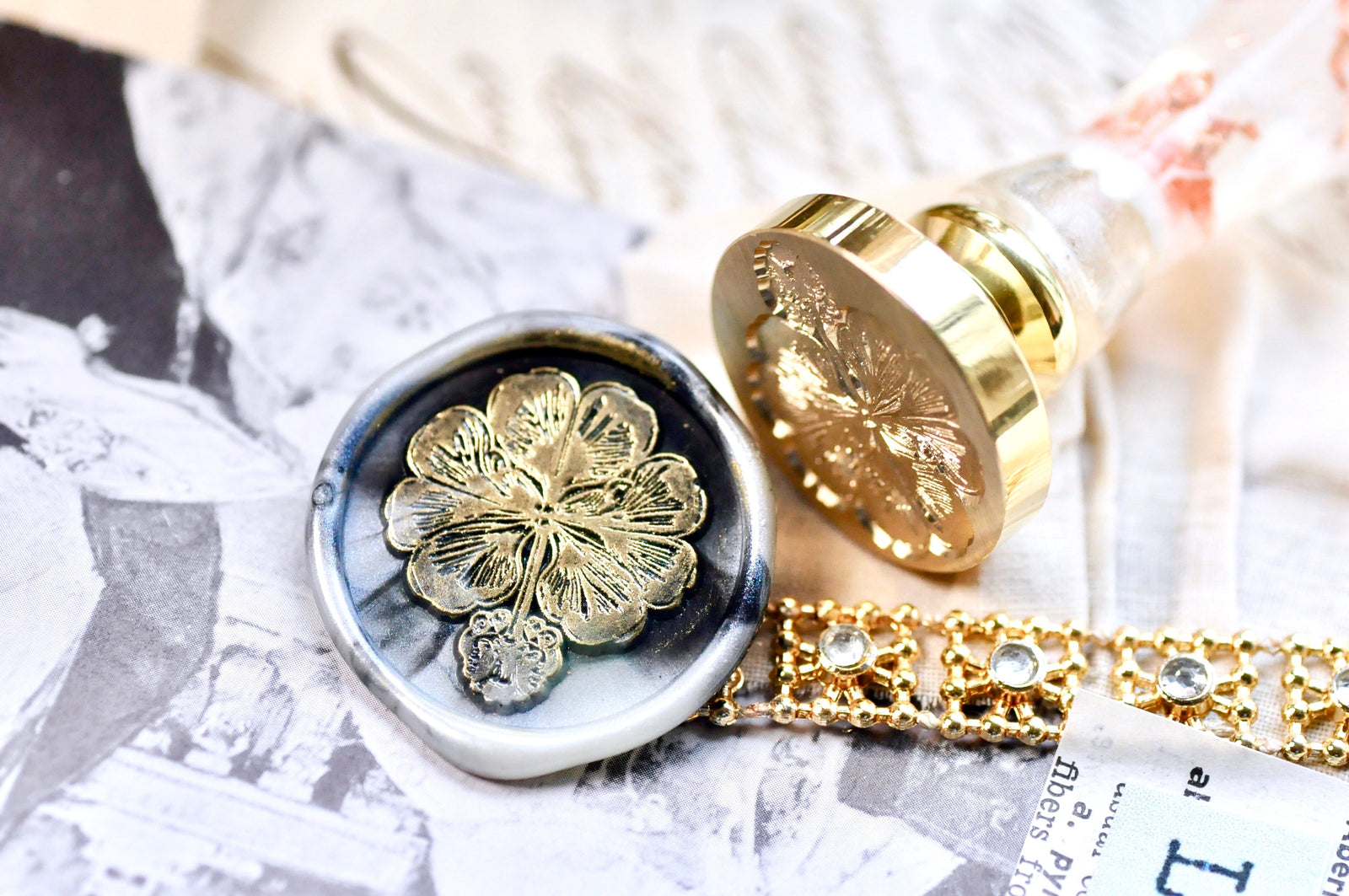 Retro Three-Leaf-Clover Wax Seal Stamp - Backtozero B20 - Clover, good luck, handleupgrade, luck, Lucky, newarrivals, Retro, Shamrock, Signature, signaturehandle