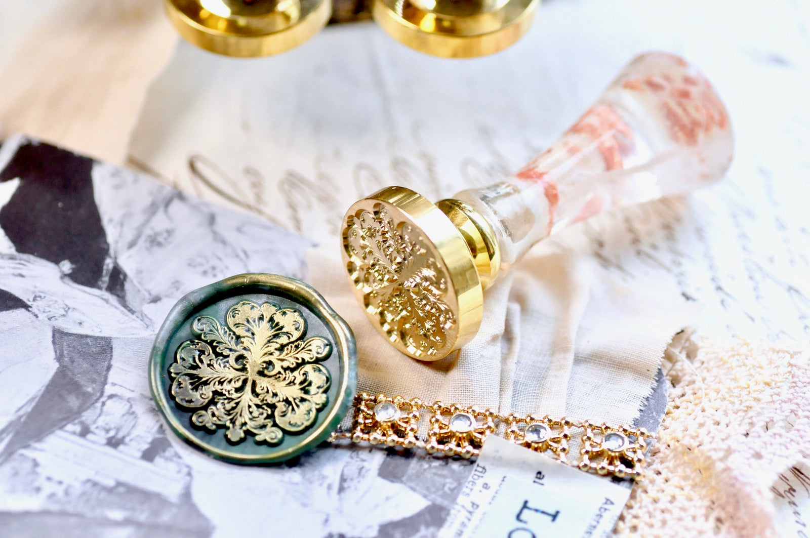 Victorian Flourish Clover Wax Seal Stamp - Backtozero B20 - Clover, Deco, Decorative, good luck, handleupgrade, luck, Lucky, newarrivals, Retro, Shamrock, Signature, signaturehandle, Victorian