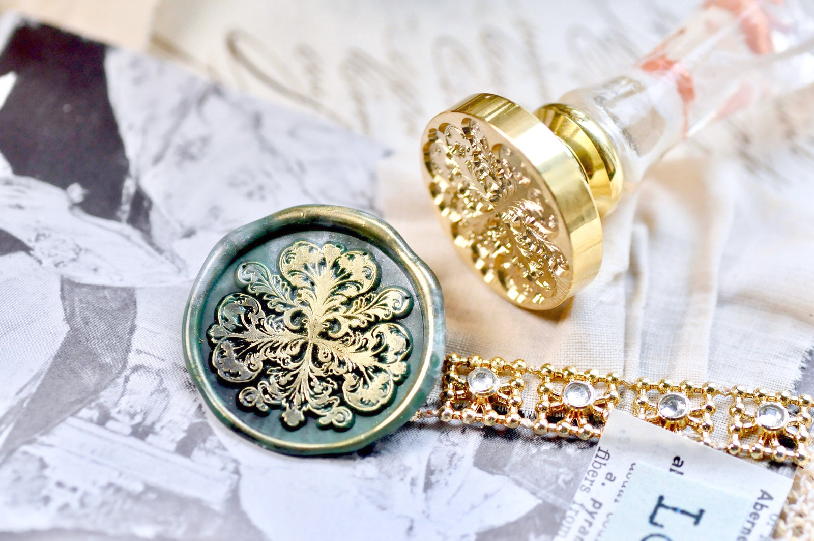 Victorian Flourish Clover Wax Seal Stamp - Backtozero B20 - Clover, Deco, Decorative, good luck, handleupgrade, luck, Lucky, newarrivals, Retro, Shamrock, Signature, signaturehandle, Victorian