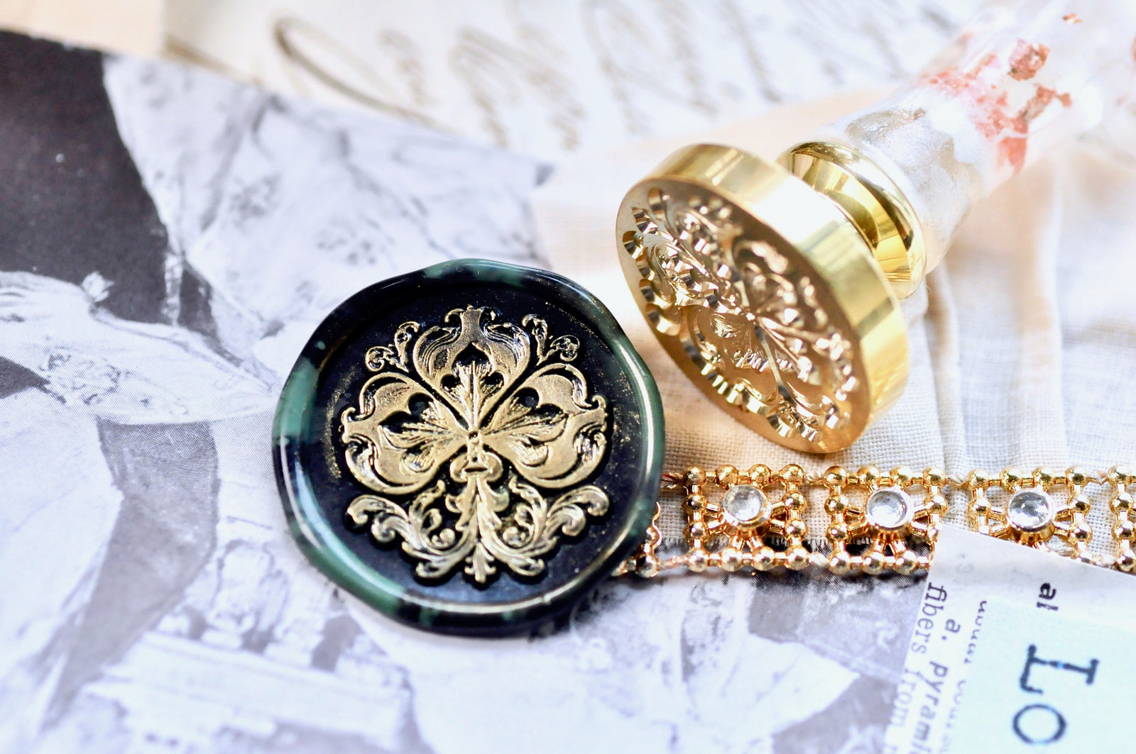 Victorian Damask Clover Wax Seal Stamp - Backtozero B20 - Clover, Damask, Deco, Decorative, good luck, handleupgrade, luck, Lucky, newarrivals, Retro, Shamrock, Signature, signaturehandle, Victorian