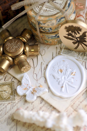 Floral Whispers: In Lieu of Speech Wax Seal Stamp | Daisy | Begin