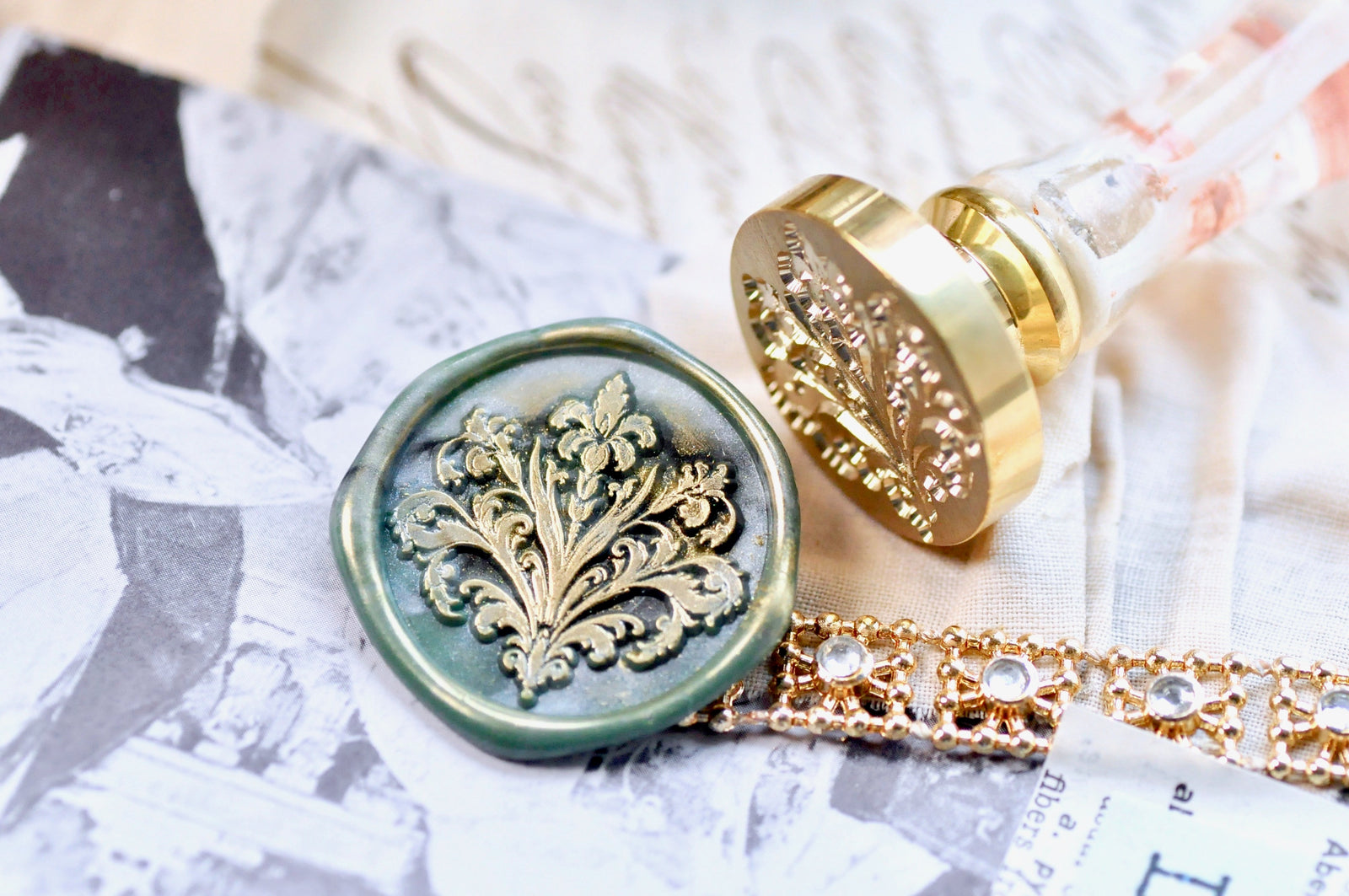 Fleur de Lis Iris Wax Seal Stamp - Backtozero B20 - Deco, Decorative, fleur, Fleur de Lis, floral, Flower, handleupgrade, iris, newarrivals, Retro, Signature, signaturehandle, Victorian