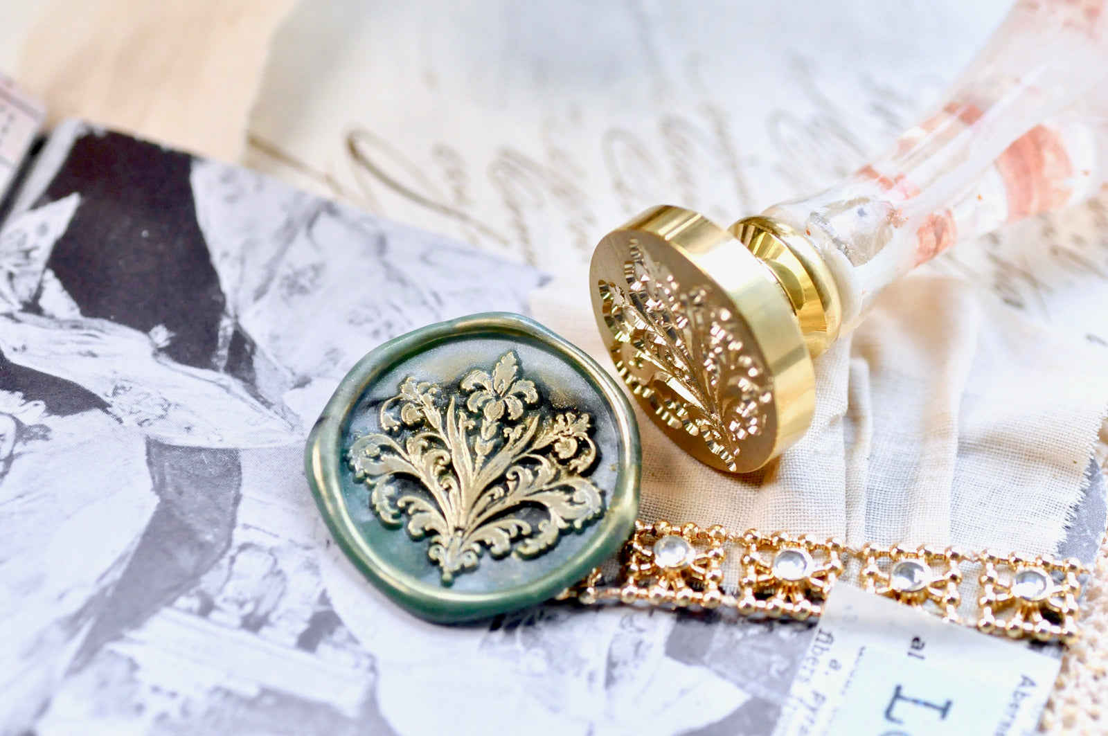 Fleur de Lis Iris Wax Seal Stamp - Backtozero B20 - Deco, Decorative, fleur, Fleur de Lis, floral, Flower, handleupgrade, iris, newarrivals, Retro, Signature, signaturehandle, Victorian