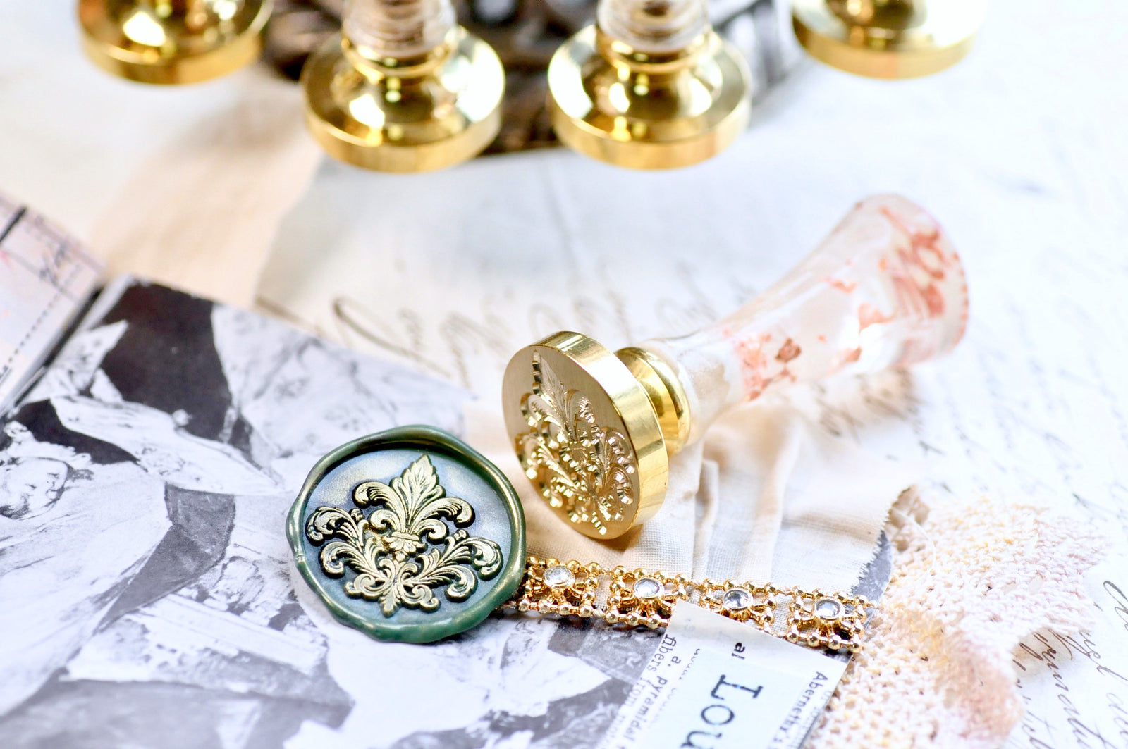 Fleur de Lis Flourish Iris Wax Seal Stamp | I - Backtozero B20 - Deco, Decorative, fleur, Fleur de Lis, floral, flourish, Flower, handleupgrade, iris, newarrivals, Retro, Signature, signaturehandle, Victorian