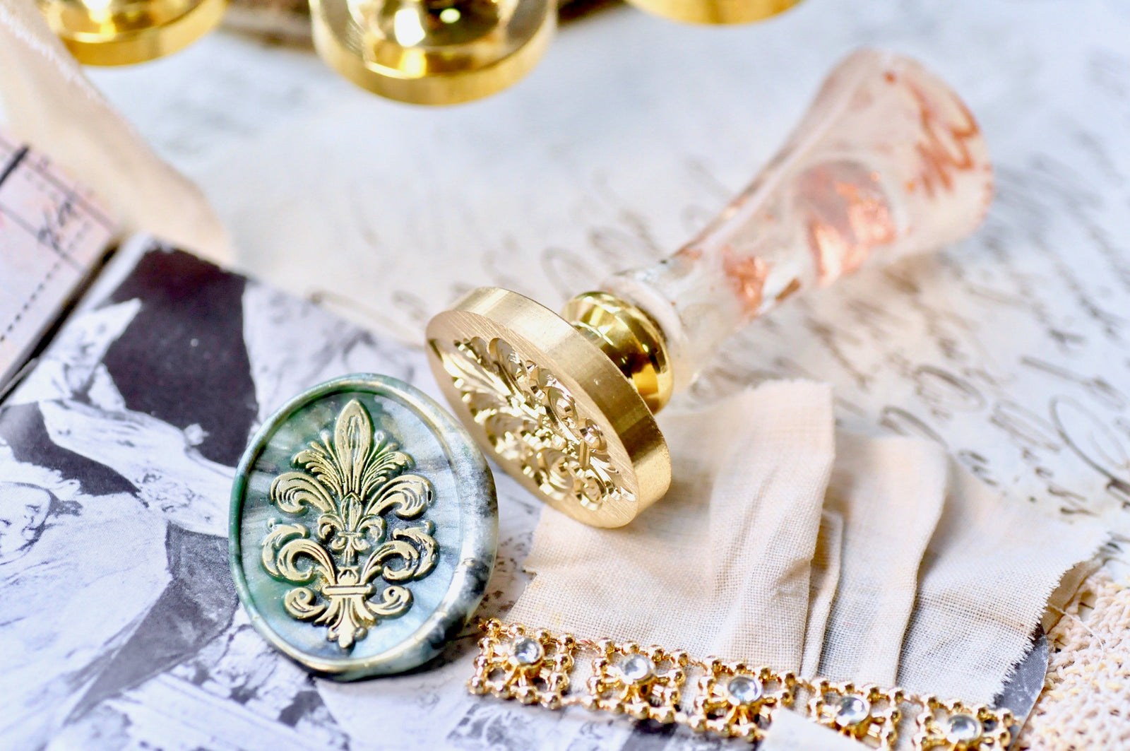 Fleur de Lis Flourish Iris Wax Seal Stamp | III - Backtozero B20 - Deco, Decorative, fleur, Fleur de Lis, floral, flourish, Flower, handleupgrade, iris, newarrivals, oval, Retro, Signature, signaturehandle, Victorian