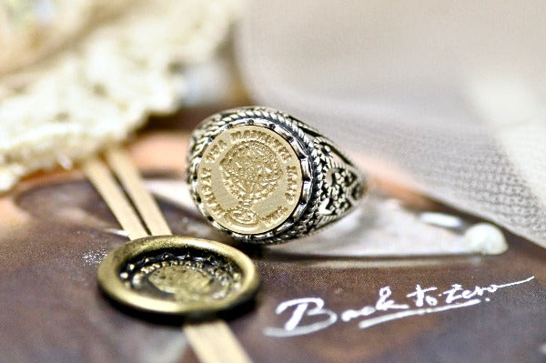 Globe Latin Motto Lace Signet Ring - Backtozero B20 - 12l, 12mm, 12mm ring, 925 Silver, accessory, focus, goal, her, Intaglio, Intaglio ring, jewelry, lace, latin motto, never give up, signet, size 10, size 7, size 8, size 9, wax seal, wax seal ring, wax seal stamp