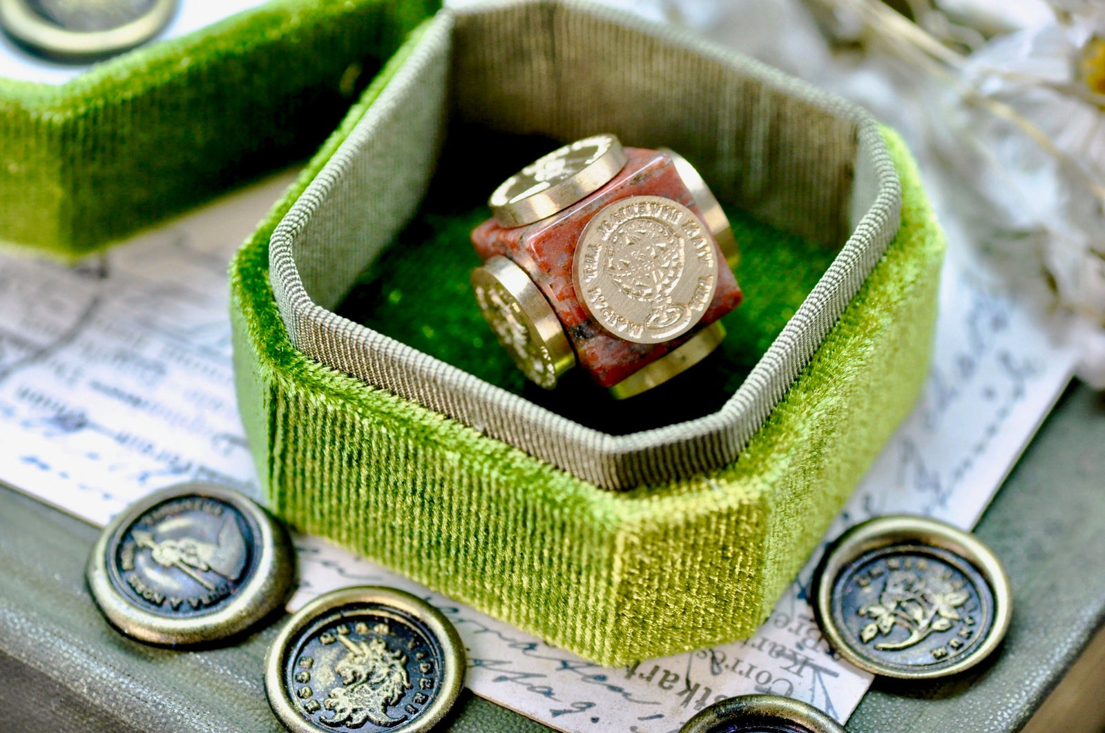 OOAK Latin Motto Cube Wax Seal | Granite | Keep Going - Backtozero B20 - antique, antique inspired, Arrow, courage, cube, determination, globe, hand, latin, latin motto, Message, motivation, motto, natural stone, newarrivals, Retro, rose, stone, strength, Tree, unicorn, wisdom