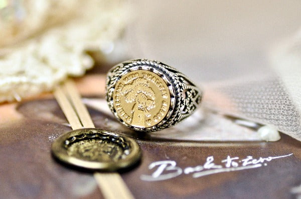 Hand Holding Plant Latin Motto Lace Signet Ring - Backtozero B20 - 12l, 12mm, 12mm ring, 925 Silver, accessory, courage, goal, her, Intaglio, Intaglio ring, jewelry, lace, latin motto, signet, size 10, size 7, size 8, size 9, wax seal, wax seal ring, wax seal stamp, wisdom