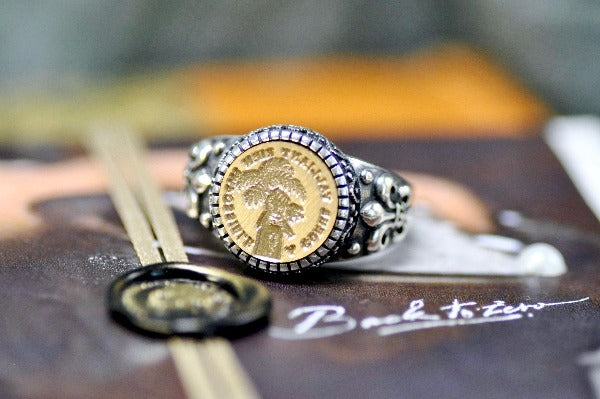 Fleur de lis store signet ring