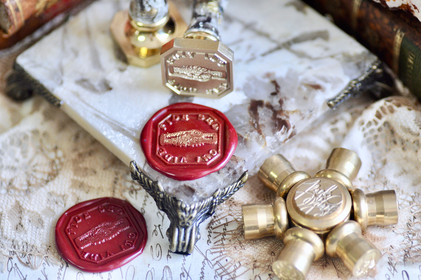 Handshake Latin Motto Wax Seal Stamp | Trust | O