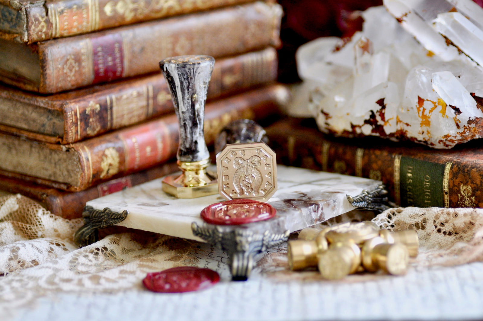 Horseshoe Clover Latin Motto Wax Seal Stamp | Courage | O