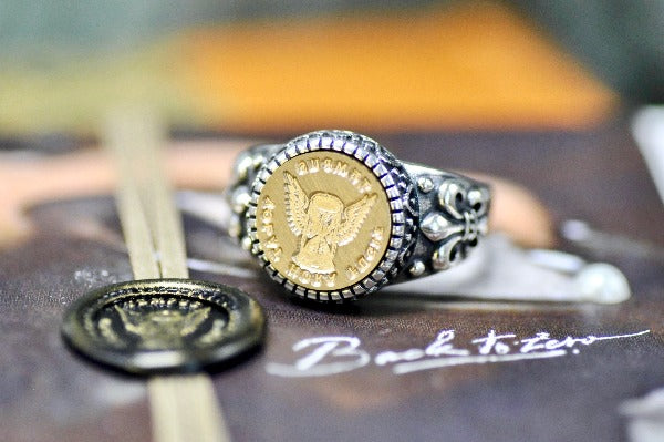 Hourglass Latin Motto Fleur De Lis Signet Ring - Backtozero B20 - 12f, 12mm, 12mm ring, 925 Silver, accessory, Fleur de Lis, him, Intaglio, Intaglio ring, jewelry, latin, latin motto, Message, ring, seal, seal ring, signet, size 10, size 11, size 8, size 9, time, wax seal, wax seal stamp