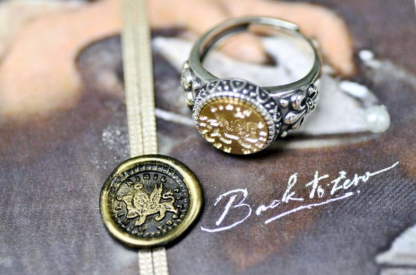 Winged Lion Latin Motto Fleur De Lis Signet Ring - Backtozero B20 - 12f, 12mm, 12mm ring, 925 Silver, accessory, dedication, Fleur de Lis, him, Intaglio, Intaglio ring, jewelry, latin, latin motto, Message, ring, seal, seal ring, signet, size 10, size 11, size 8, size 9, success, wax seal, wax seal stamp