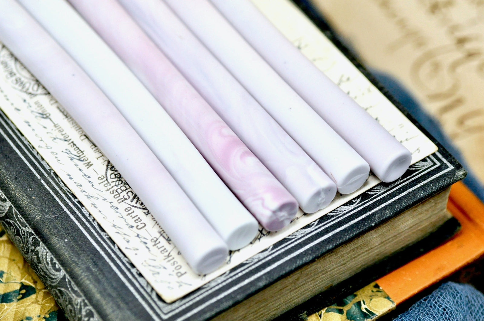 Marble Glue Gun Sealing Wax | Purple & White - Backtozero B20 - Glue Gun, marble, marble wax, newarrivals, Purple, sale, Sealing Wax, Wax Stick