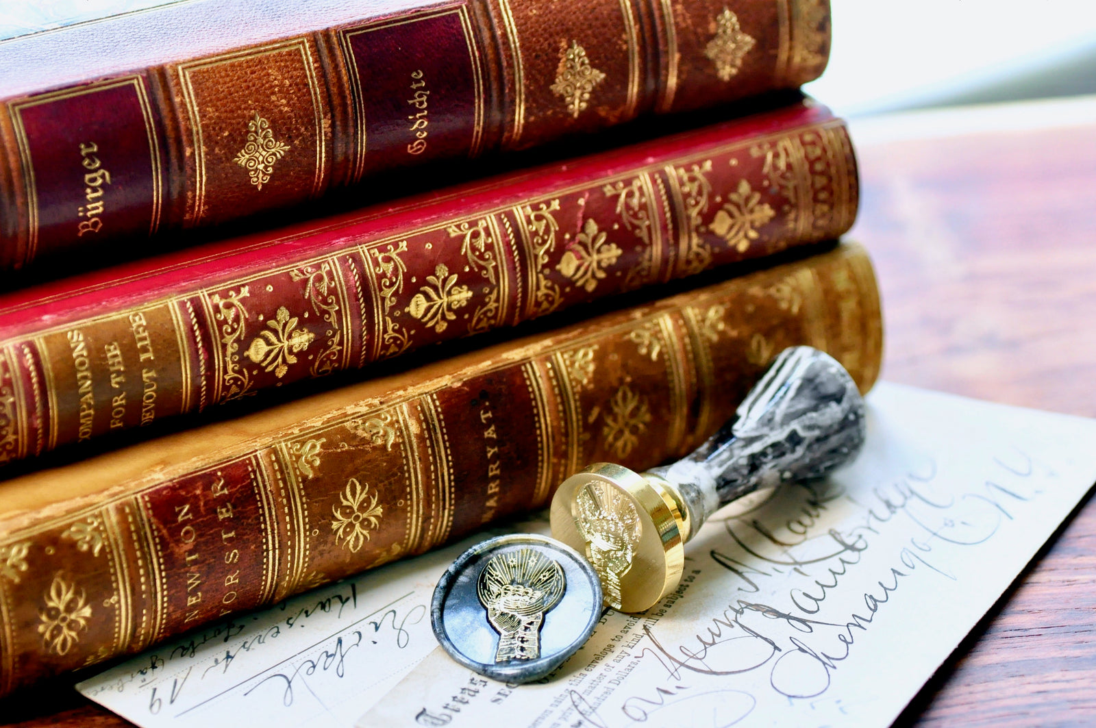 Moon Gauntlet Outline Wax Seal Stamp Designed by Jaime Montalvo - Backtozero B20 - armour, collaboration, hand, hand gesture, handgesture, handleupgrade, hands, knight, moon, newarrivals, rekka, Retro, Signature, signaturehandle, star, Starlight, Stars, tattoo