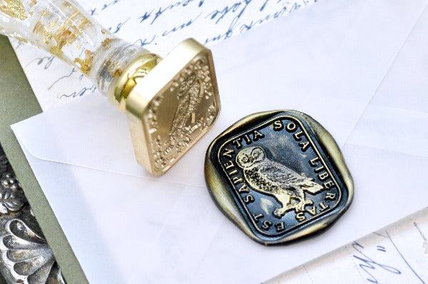 Owl Latin Motto Wax Seal Stamp - Backtozero B20 - antique, Bird, freedom, latin, latin motto, Message, Retro, rounded rectangle, Signature, signaturehandle, wisdom