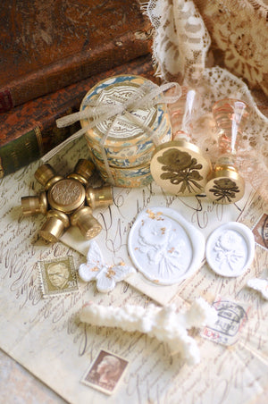 Floral Whispers: In Lieu of Speech Wax Seal Stamp | Pansy | Thoughts of Love (Copy)