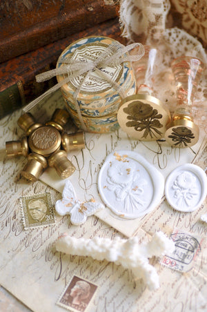 Floral Whispers: In Lieu of Speech Wax Seal Stamp | Pansy | Thoughts of Love (Copy)