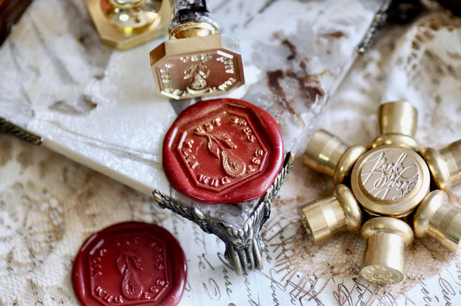 Pear Latin Motto Wax Seal Stamp | Persevere | O