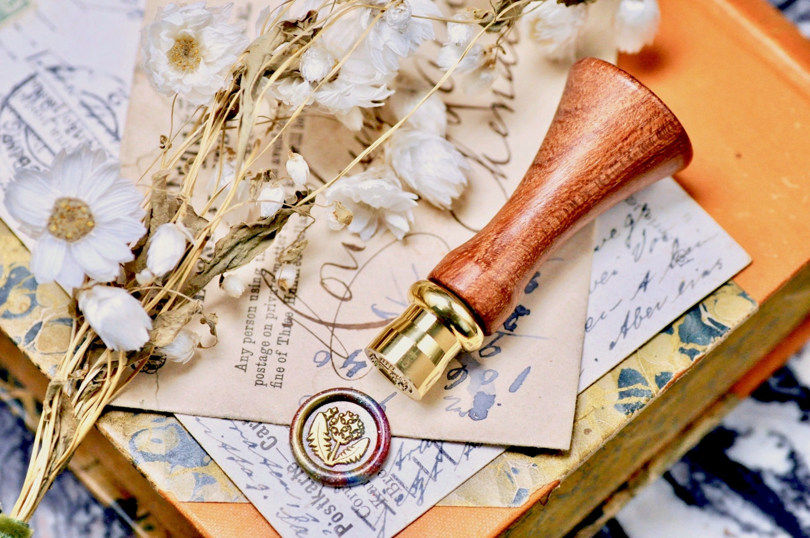 Mini Dandelion Wax Seal Stamp Designed by Petra - Backtozero B20 - botanic, Botanical, collaboration, floral, Flower, galaxy, mini, Nature, newarrivals, petra, Signature, signaturehandle, Woodland