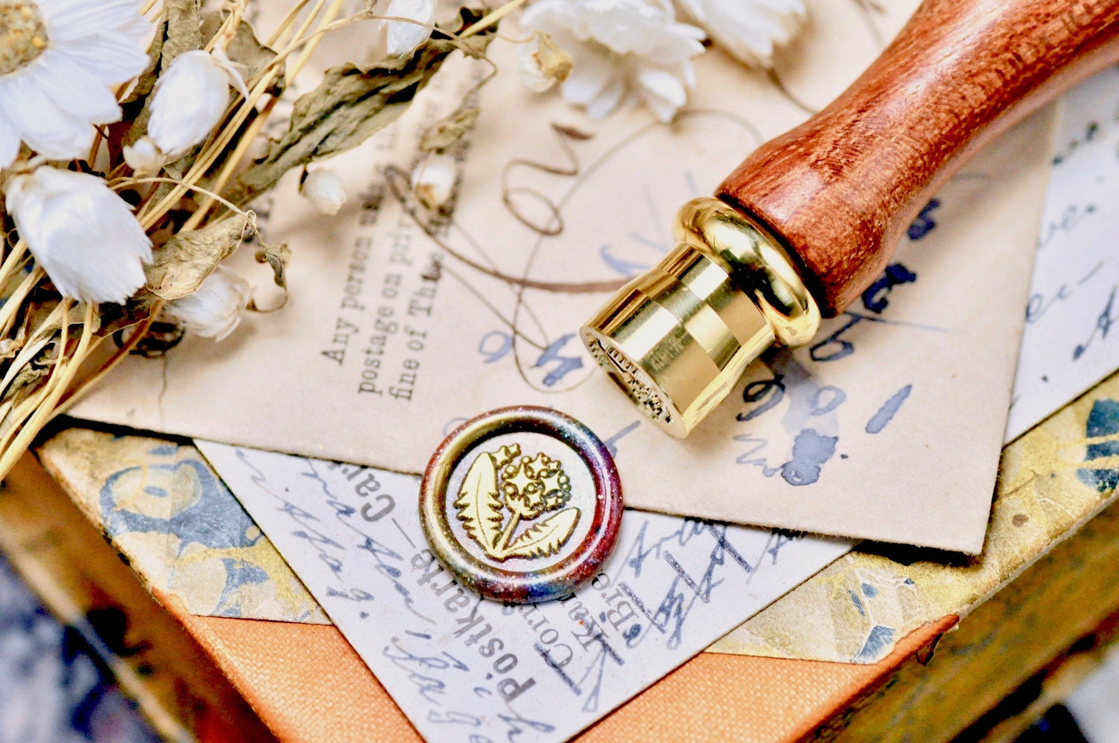 Mini Dandelion Wax Seal Stamp Designed by Petra - Backtozero B20 - botanic, Botanical, collaboration, floral, Flower, galaxy, mini, Nature, newarrivals, petra, Signature, signaturehandle, Woodland