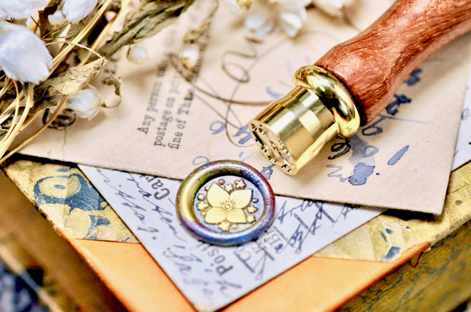 Mini Starflower Wax Seal Stamp Designed by Petra - Backtozero B20 - botanic, Botanical, collaboration, floral, Flower, galaxy, mini, Nature, newarrivals, petra, Signature, signaturehandle, Woodland