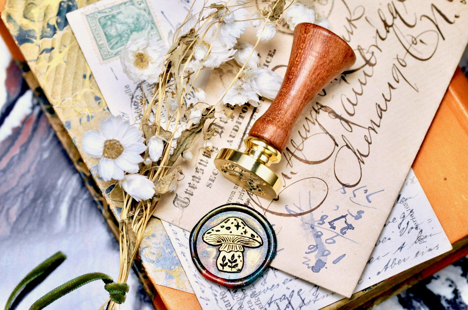 Short Mushroom Wax Seal Stamp Designed by Petra - Backtozero B20 - botanic, Botanical, collaboration, galaxy, mushroom, Nature, newarrivals, petra, Signature, signaturehandle, Woodland