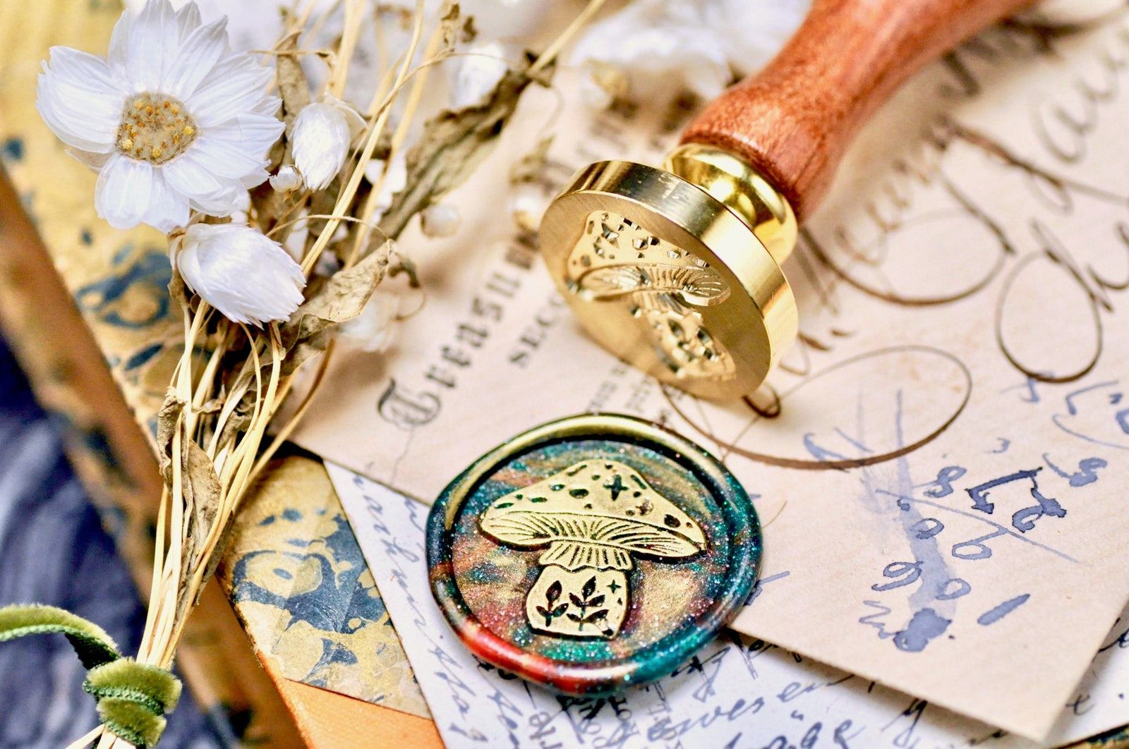 Short Mushroom Wax Seal Stamp Designed by Petra - Backtozero B20 - botanic, Botanical, collaboration, galaxy, mushroom, Nature, newarrivals, petra, Signature, signaturehandle, Woodland