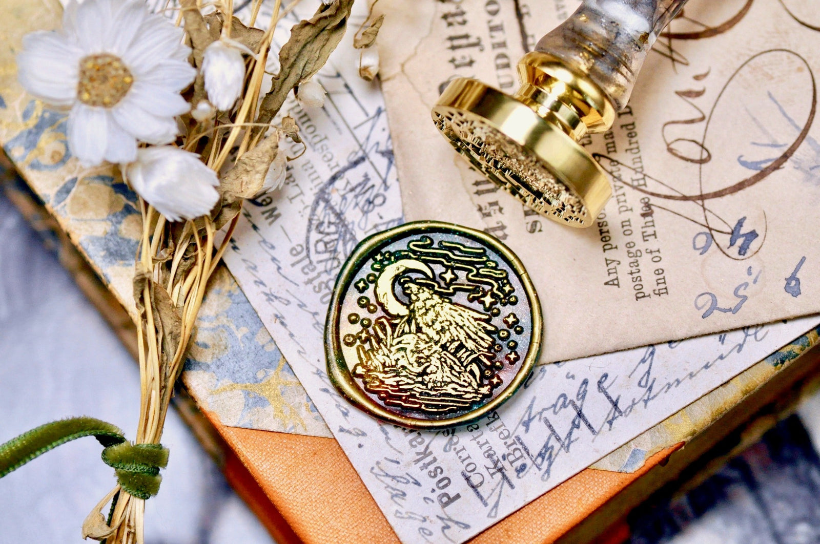 Raven with Dino Skull Wax Seal Stamp - Backtozero B20 - Bone, halloween2023, moon, newarrivals, Signature, signaturehandle, Skull, star, starry, Stars