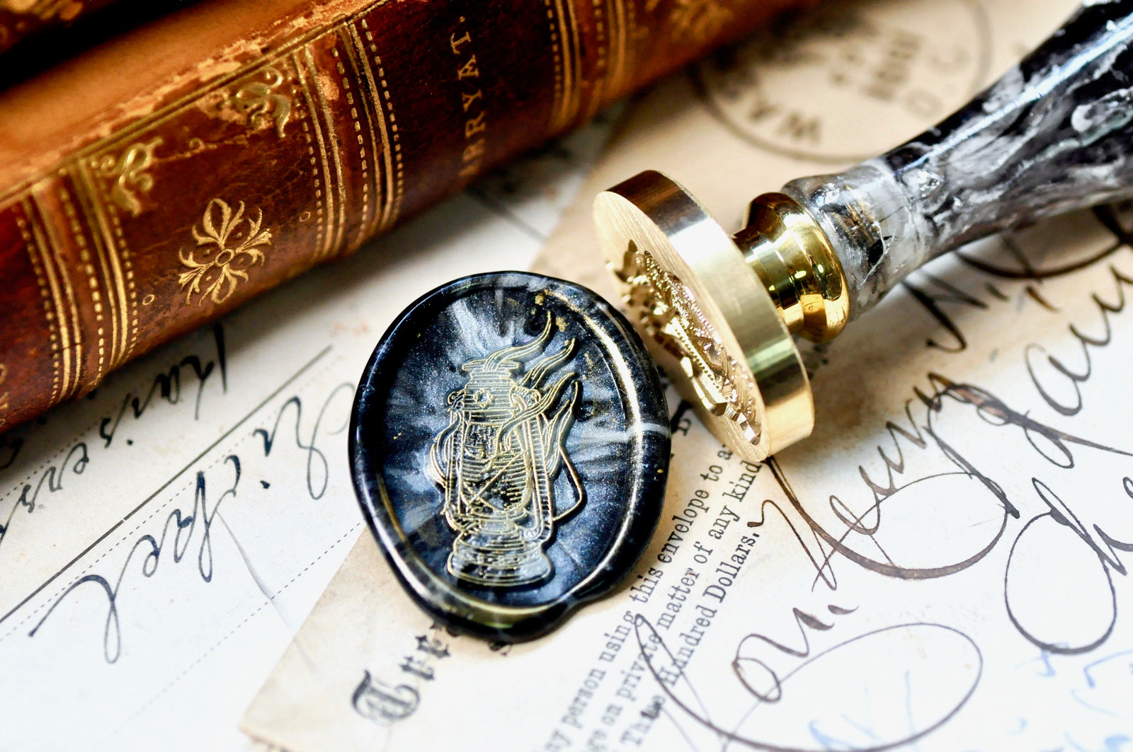 Oil Lamp Wax Seal Stamp Designed by Jaime Montalvo - Backtozero B20 - collaboration, handleupgrade, Lantern, newarrivals, oval, rekka, Retro, Signature, signaturehandle, tattoo