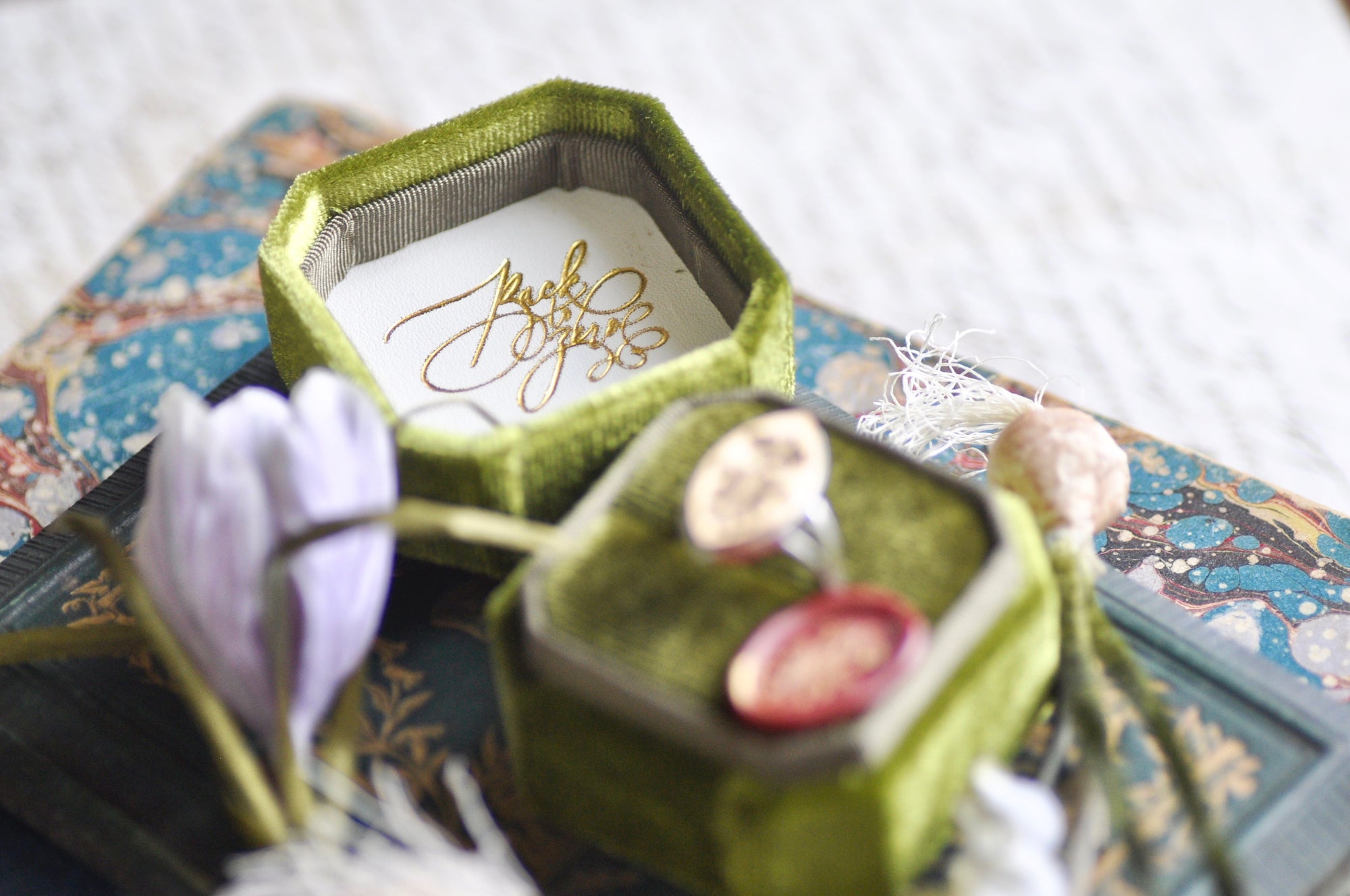 Retro Flower Signet Ring | Lily