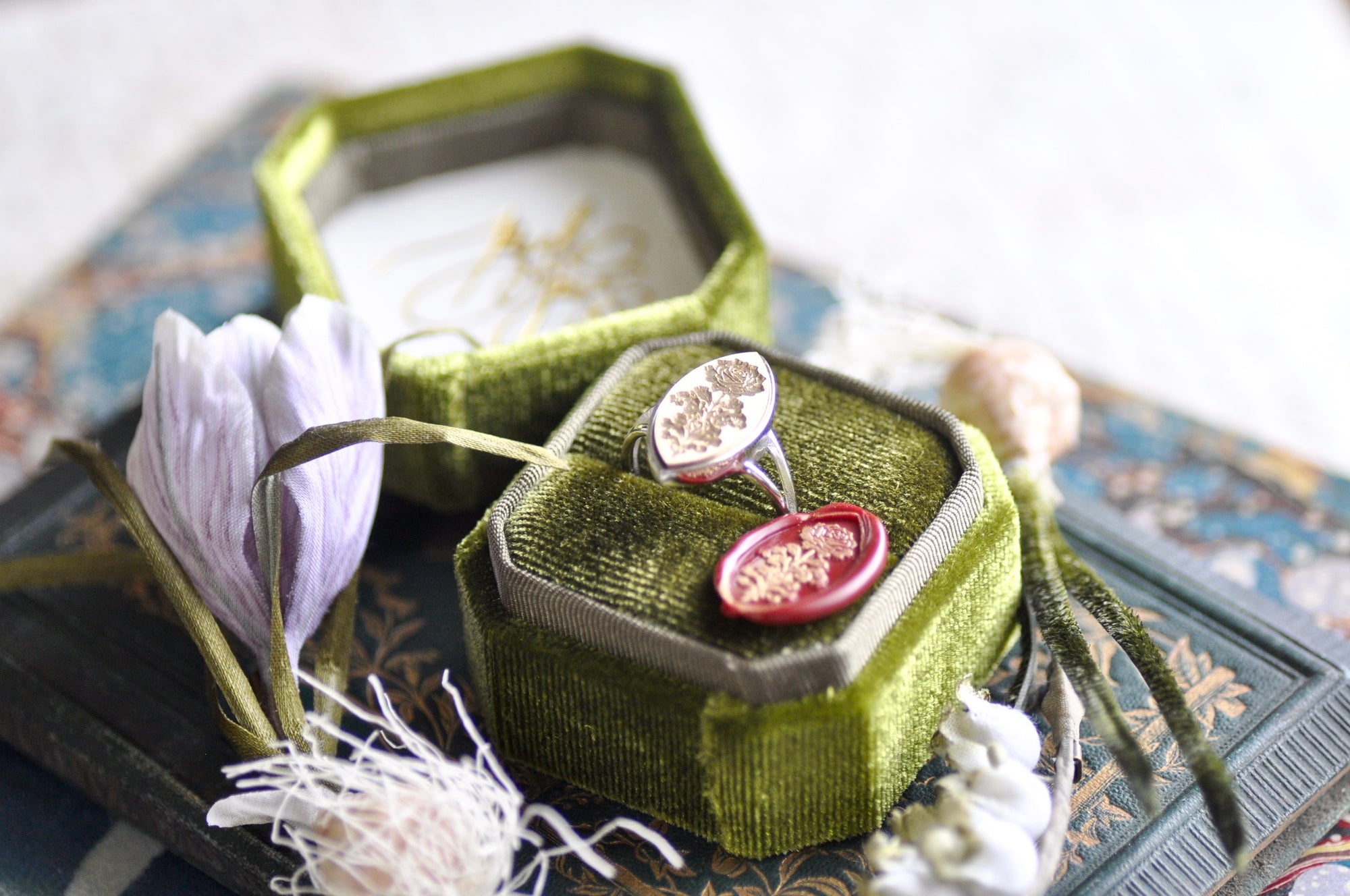 Retro Flower Signet Ring | Rose