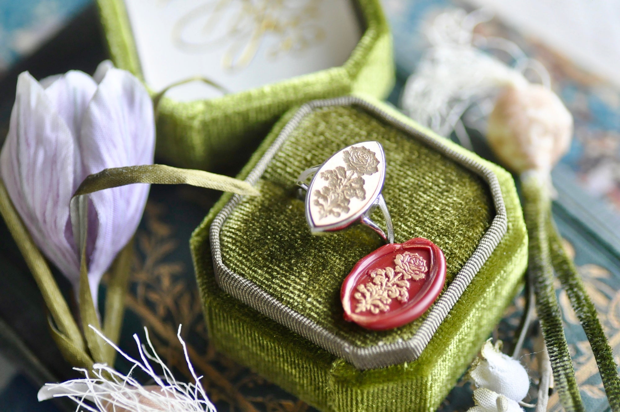 Retro Flower Signet Ring | Rose