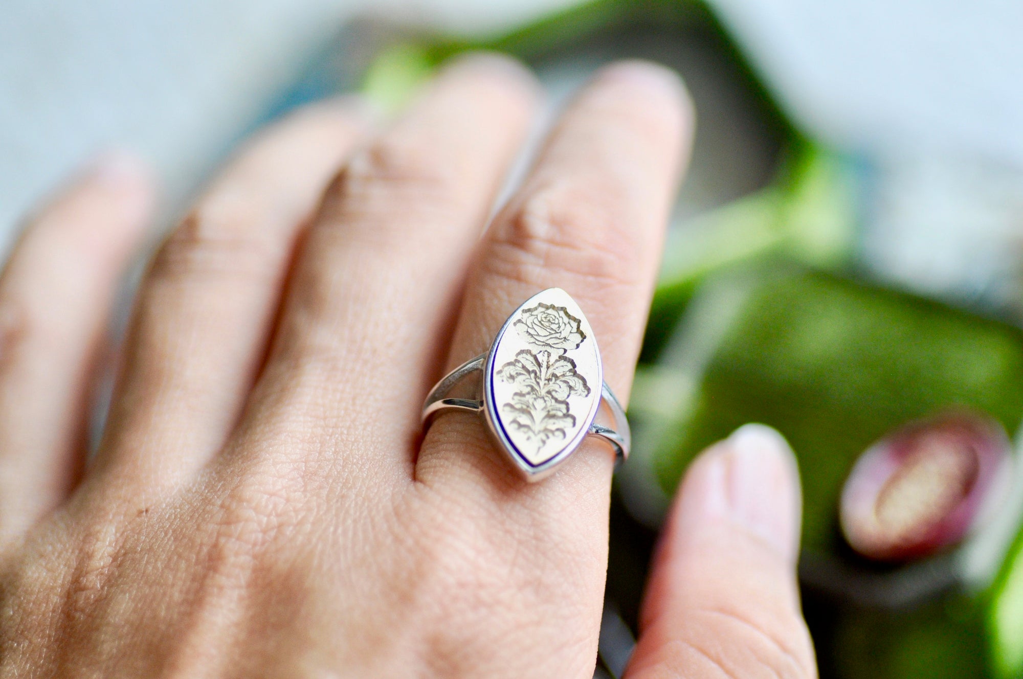 Retro Flower Signet Ring | Rose