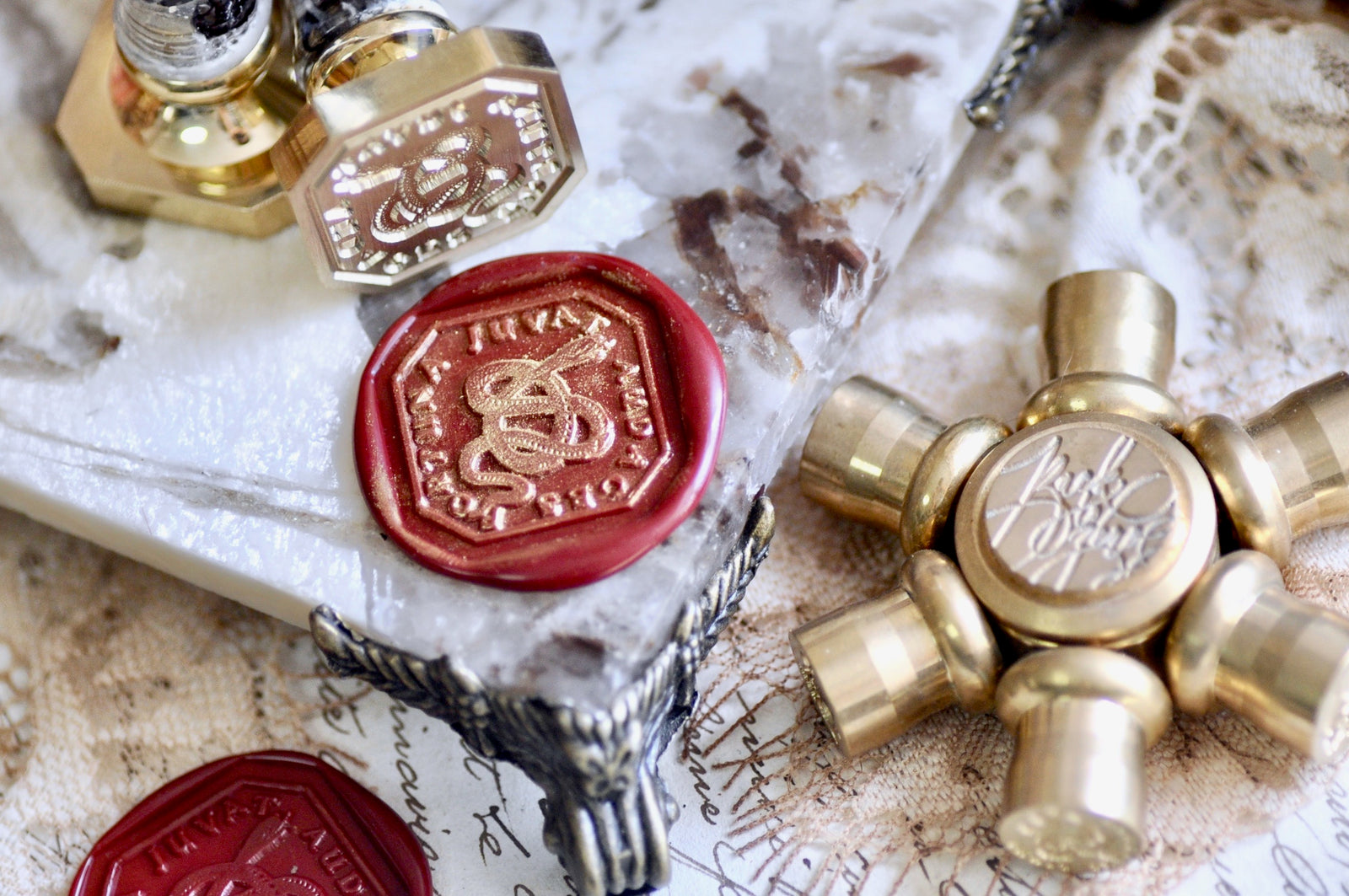 Snake Latin Motto Wax Seal Stamp | Courage | O