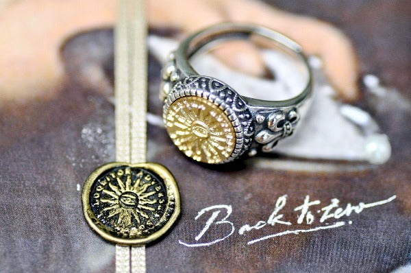 Sun with Eye Latin Motto Fleur De Lis Signet Ring - Backtozero B20 - 12f, 12mm, 12mm ring, 925 Silver, accessory, energy, Fleur de Lis, focus, him, Intaglio, Intaglio ring, jewelry, latin, latin motto, Message, ring, seal, seal ring, signet, size 10, size 11, size 8, size 9, wax seal, wax seal stamp