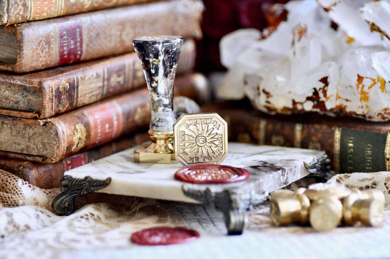 Sun with Eye Latin Motto Wax Seal Stamp | Wisdom | O