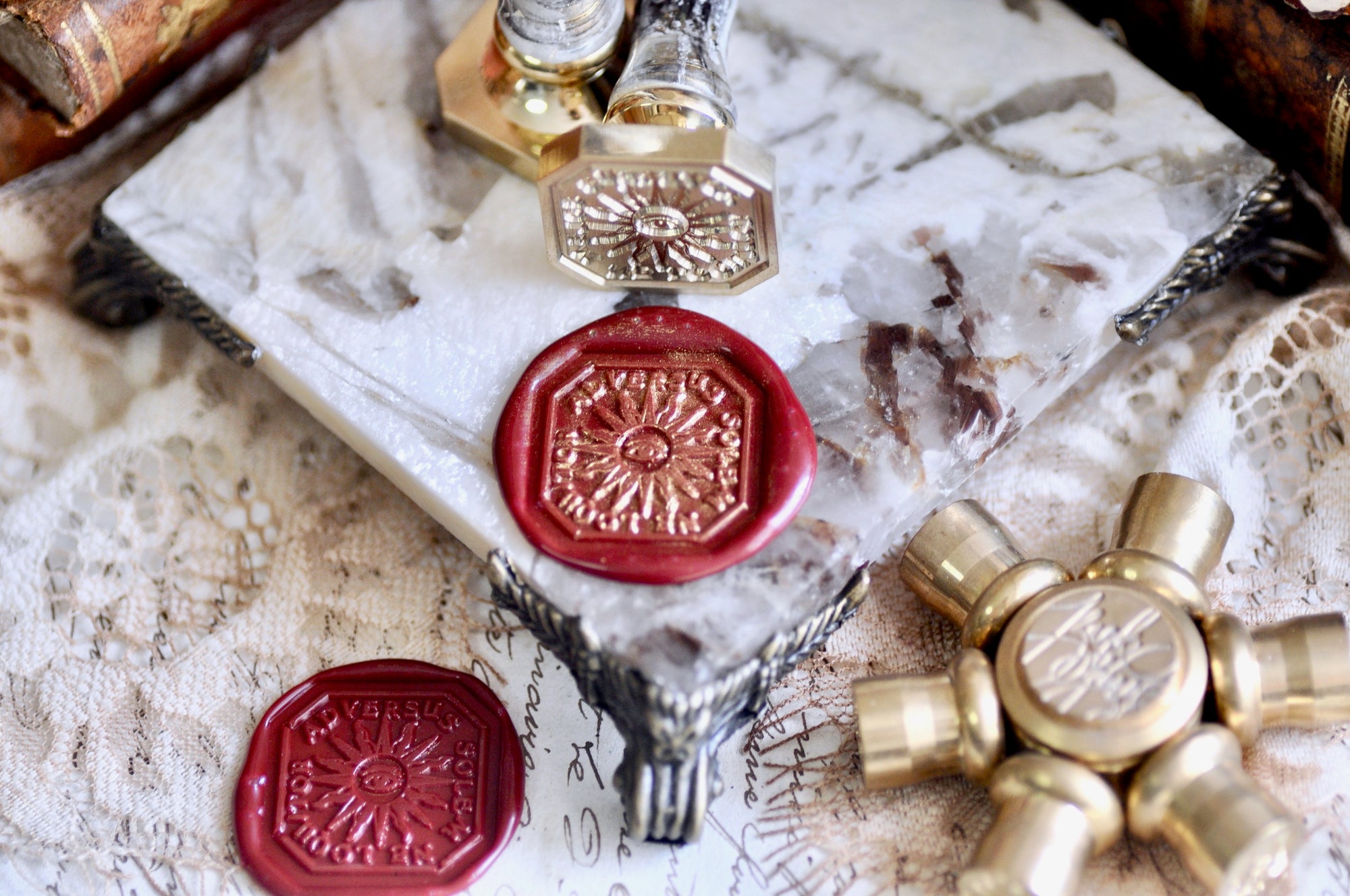 Sun with Eye Latin Motto Wax Seal Stamp | Wisdom | O