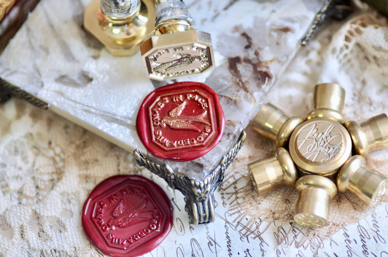 Swallow with Clover Latin Motto Wax Seal Stamp | Positivity | O