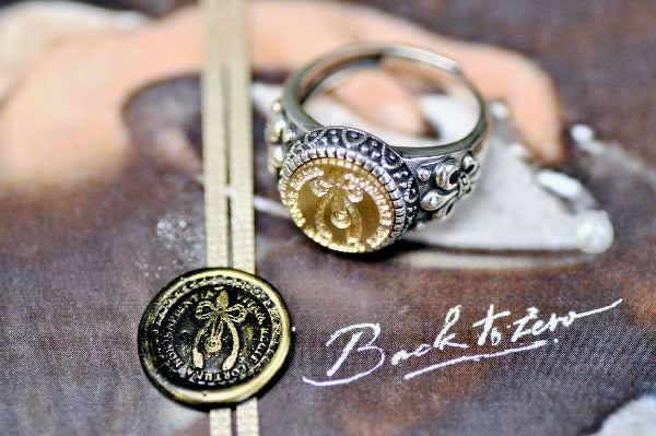 Wishbone Latin Motto Fleur De Lis Signet Ring - Backtozero B20 - 12f, 12mm, 12mm ring, 925 Silver, accessory, Fleur de Lis, fortune, him, Intaglio, Intaglio ring, jewelry, latin, latin motto, luck, Message, ring, seal, seal ring, signet, size 10, size 11, size 8, size 9, wax seal, wax seal stamp