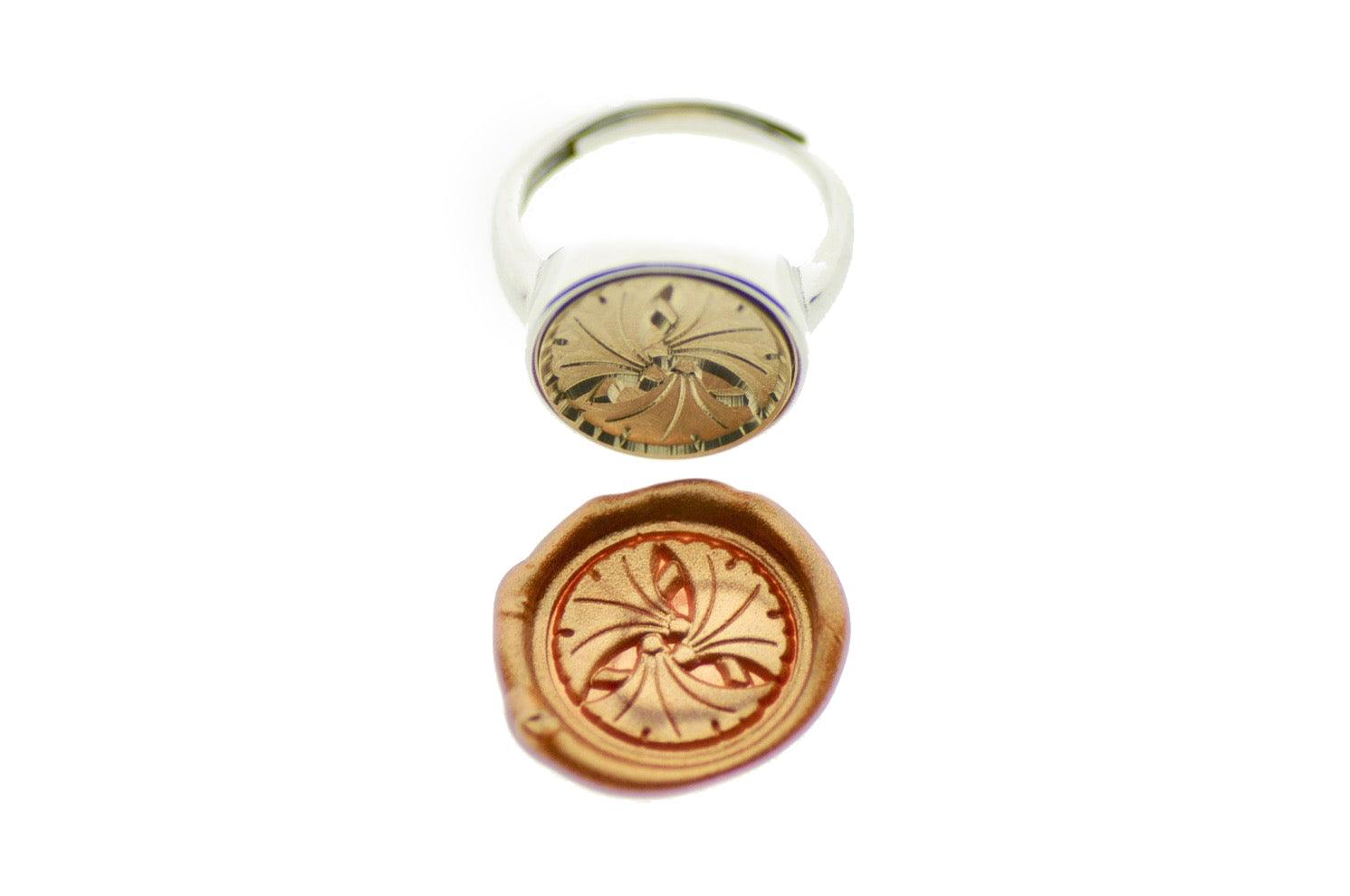 Japanese Kamon Icho Ginkgo Signet Ring - Backtozero B20 - 14m, 14mm, 14mm ring, 14mn, accessory, Botanical, ginkgo, her, Japanese, japanese family crest, jewelry, Kamon, Leaf, Leafs, Leaves, minimal, Nature, Plant, ring, signet ring, simple, size 10, size 7, size 8, size 9, wax seal, wax seal stamp