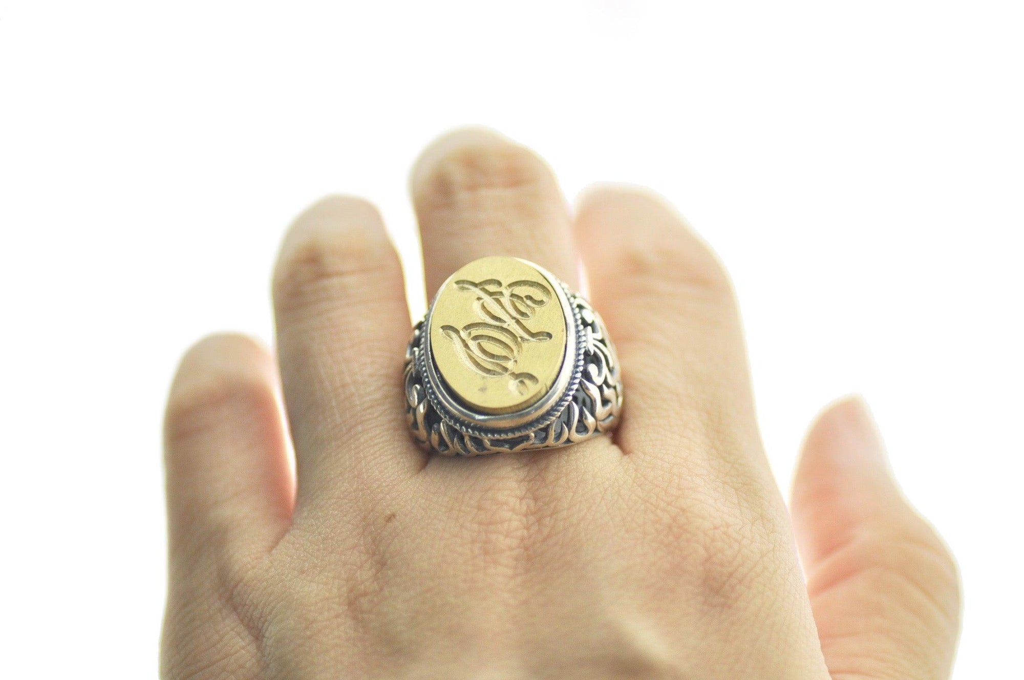 Calligraphy Double Initials Signet Ring - Backtozero B20 - 1520f, 15x20mm, 2 initials, 2initials_no_and, accessory, bespoke, Custom, custom ring, Double Initials, genericlonghandle, him, initial ring, jewelry, Monogram, oval, oval ring, Personalized, ring, signet ring, size 10, size 11, size 9, Two initials, wax seal, wax seal ring